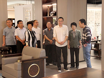 施振宇院长莅临聚鑫汇公司生产基地参观工厂指导工作